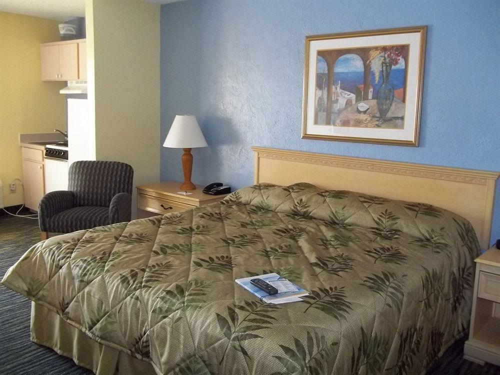 Holiday Inn Express & Suites Oceanfront Daytona Beach Shores By Ihg Екстериор снимка