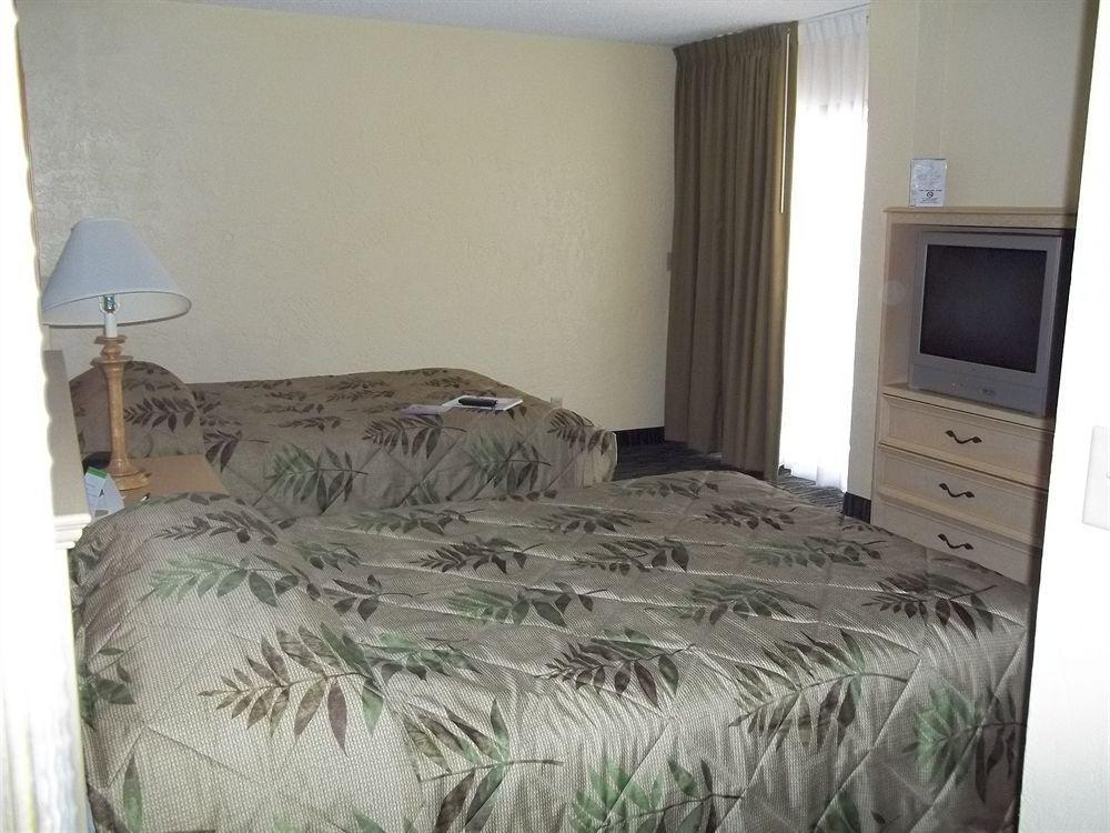 Holiday Inn Express & Suites Oceanfront Daytona Beach Shores By Ihg Екстериор снимка