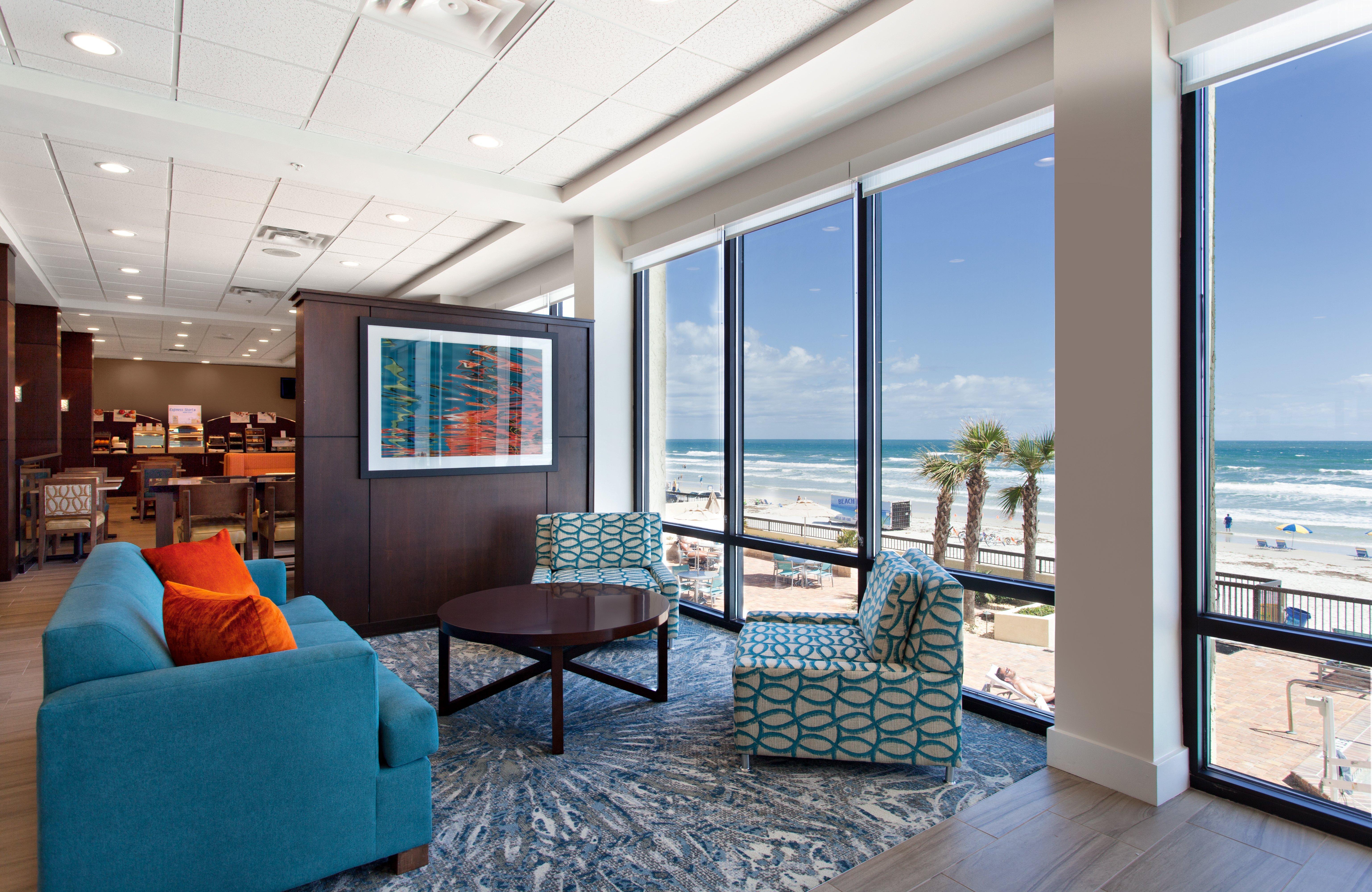 Holiday Inn Express & Suites Oceanfront Daytona Beach Shores By Ihg Екстериор снимка