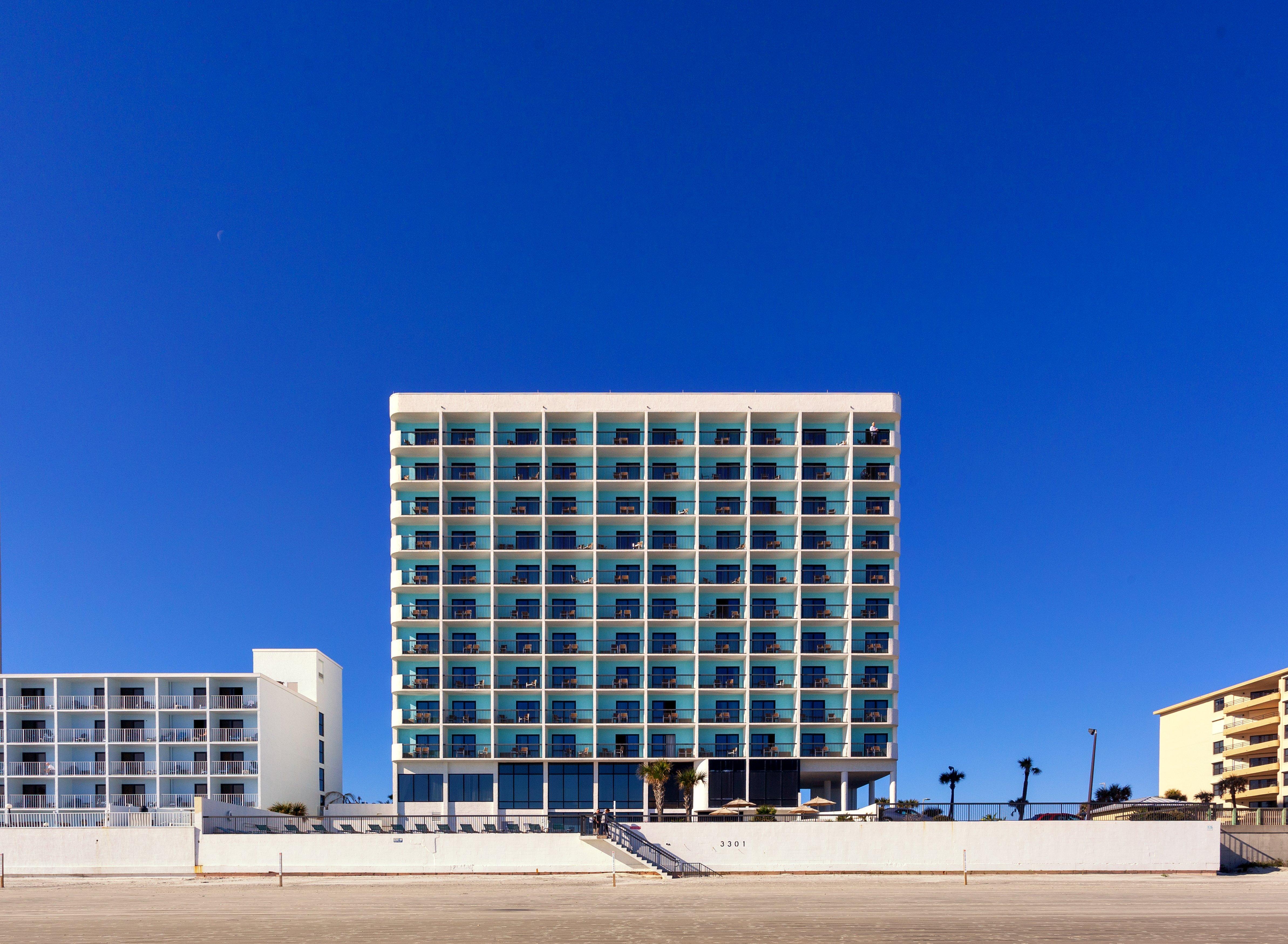 Holiday Inn Express & Suites Oceanfront Daytona Beach Shores By Ihg Екстериор снимка