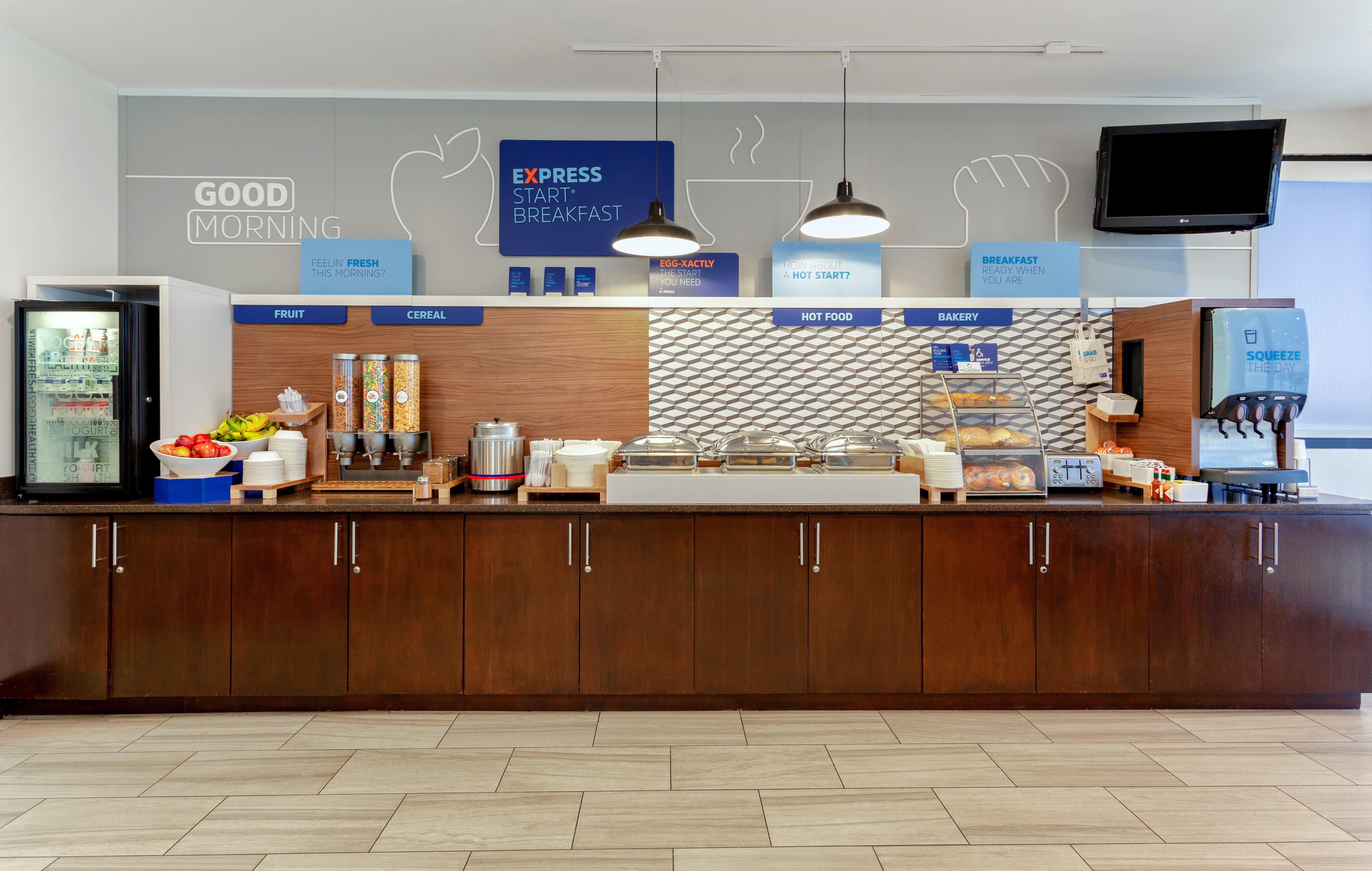 Holiday Inn Express & Suites Oceanfront Daytona Beach Shores By Ihg Екстериор снимка