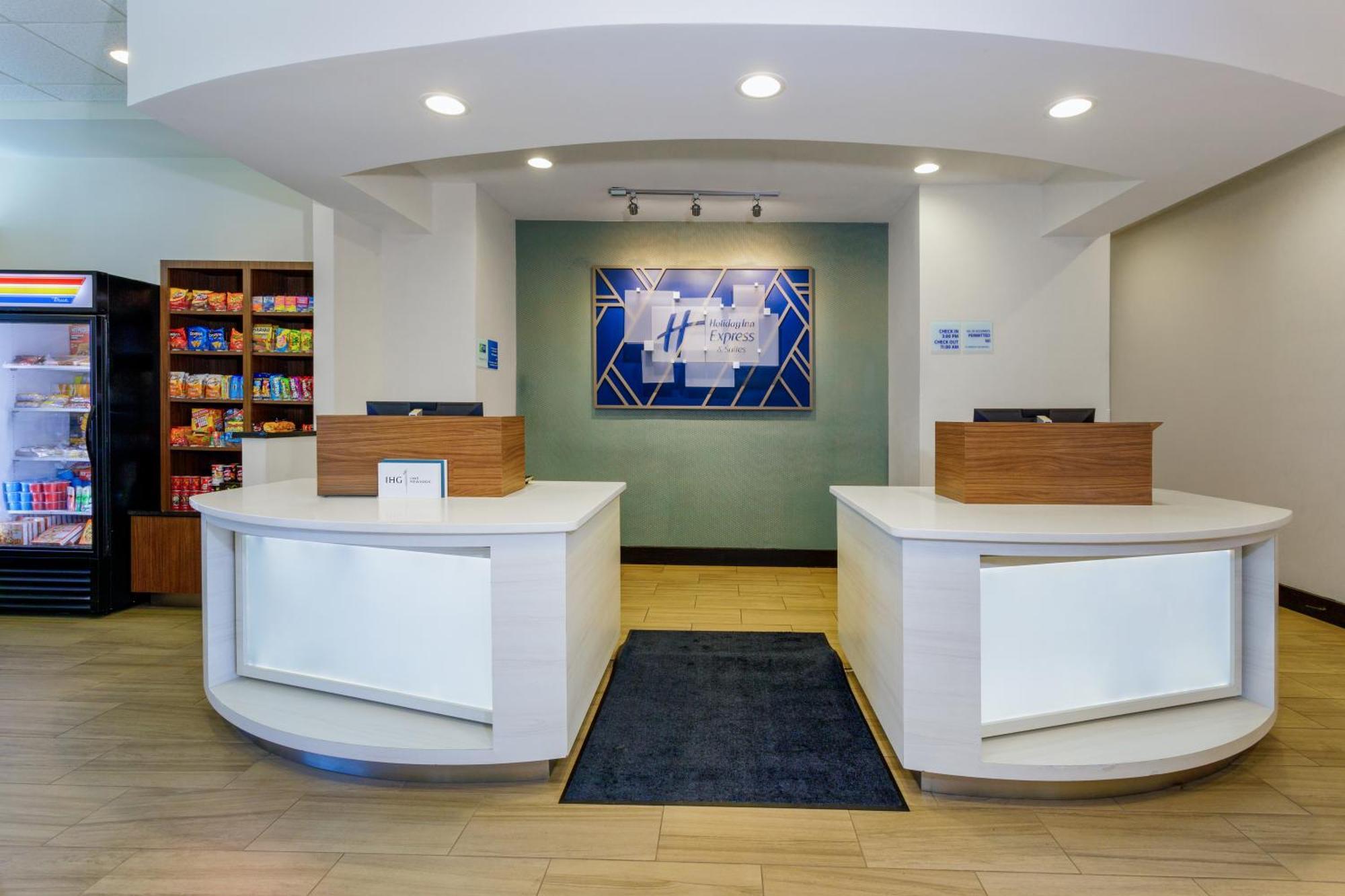 Holiday Inn Express & Suites Oceanfront Daytona Beach Shores By Ihg Екстериор снимка