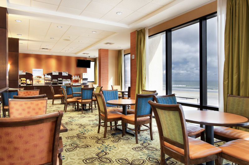 Holiday Inn Express & Suites Oceanfront Daytona Beach Shores By Ihg Екстериор снимка
