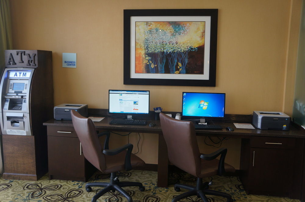 Holiday Inn Express & Suites Oceanfront Daytona Beach Shores By Ihg Екстериор снимка